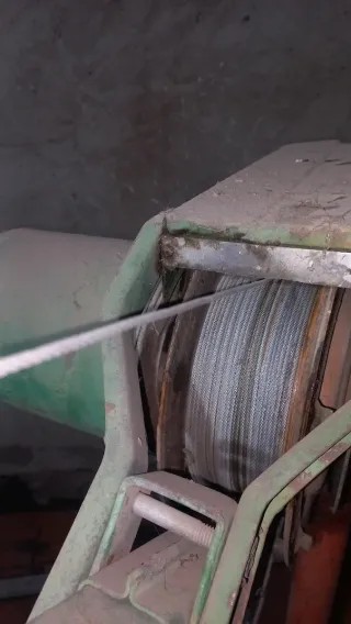 Montacargas elevador maquinillo polipasto Umacon