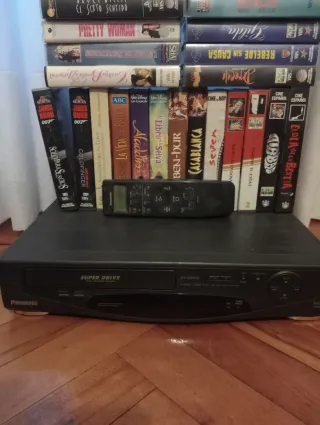 Reproductor VHS Panasonic con películas