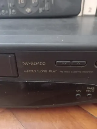 Reproductor VHS Panasonic con películas