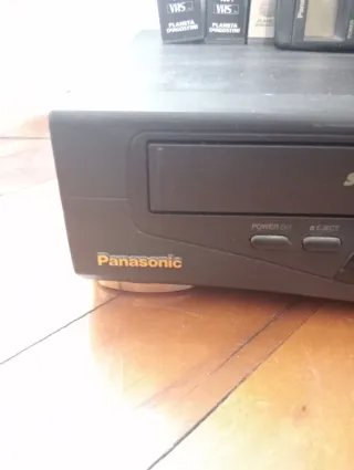 Reproductor VHS Panasonic con películas