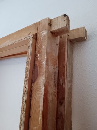 Marcos de puerta de madera