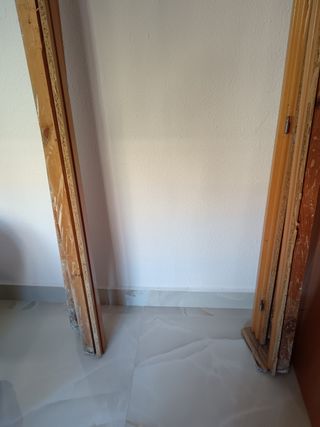 Marcos de puerta de madera