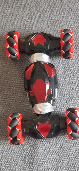 Coche teledirigido acrobático doble cara