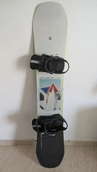 Capita Super Corp. 154 Snowboard + Salomon distric