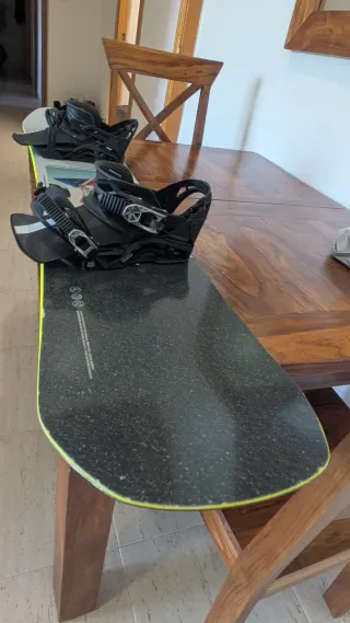 Capita Super Corp. 154 Snowboard + Salomon distric