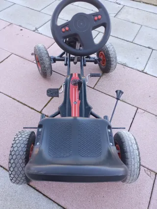 Kart a pedales PEKECARS para niños de 5 y 12 años