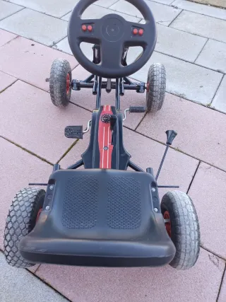 Kart a pedales PEKECARS para niños de 5 y 12 años