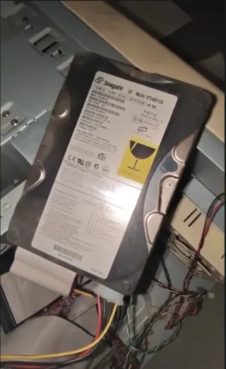 Torre sobremesa PC Antiguo