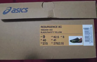 Scarpe da calcio nere e arancioni taglia 42.5