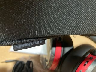 Auriculares Sennheiser Negros y Rojos HD458 BT