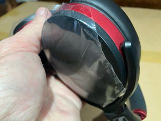 Auriculares Sennheiser Negros y Rojos HD458 BT