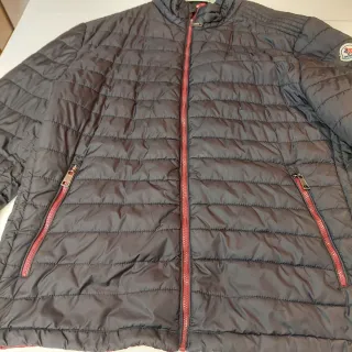 Chaqueta Moncler Negra Impecable