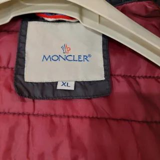 Chaqueta Moncler Negra Impecable