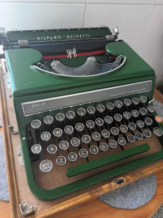 Máquina de Escrever Olivetti Studio 46 Verde