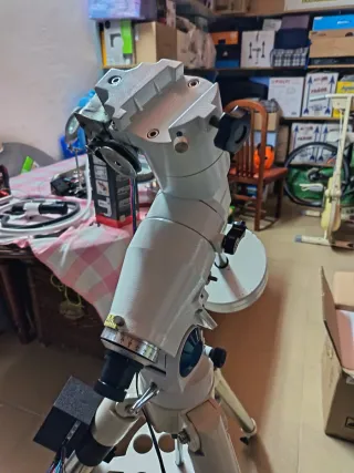 Telescopio Sky-Watcher 150/750 EQ5 con picgoto