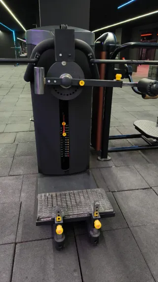 Máquina de gimnasio para piernas