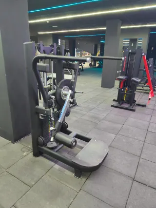 Máquina de gimnasio para piernas