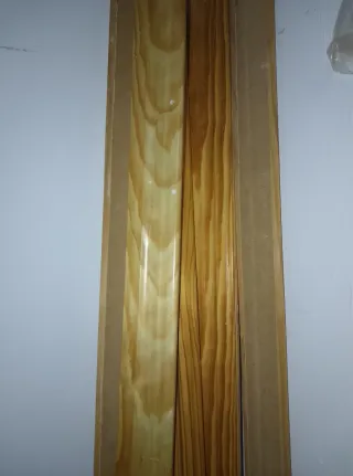 Puerta de casa con manivela