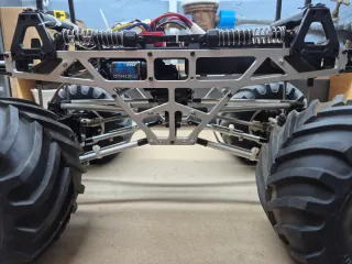 Tamiya Monster Truck Azul y Amarillo