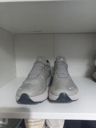 Salomon Pulsar Talla 44.5 Gris