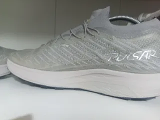 Salomon Pulsar Talla 44.5 Gris
