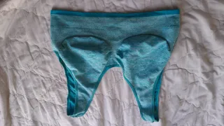 Top deportivo azul y turquesa