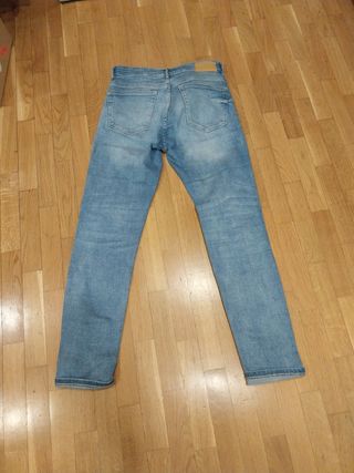 Pantalón vaquero hombre pitillo Mango talla 40