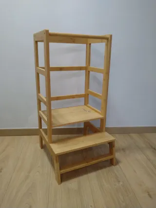 Torre di apprendimento Montessori in legno