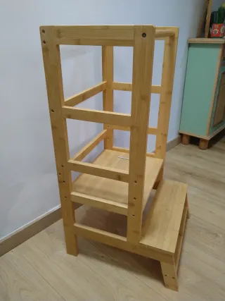 Torre di apprendimento Montessori in legno