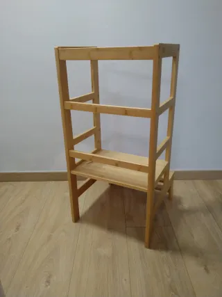 Torre di apprendimento Montessori in legno