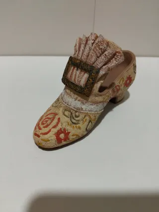 Miniaturas de zapatos decorativos