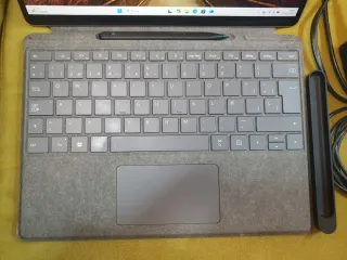 Surface Pro 8 i5-1145G7 2,6GHz 8GB 256GB Batt 86%