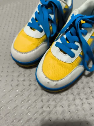 Zapatillas con ruedas T31