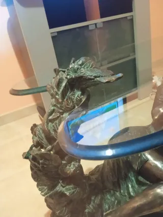 Mesa cristal y bronce figura mujer