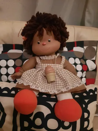 Muñeca de trapo con helado