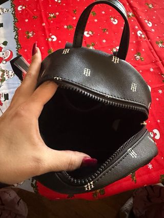 Mochila Tommy Hilfiger Negra Logo TH