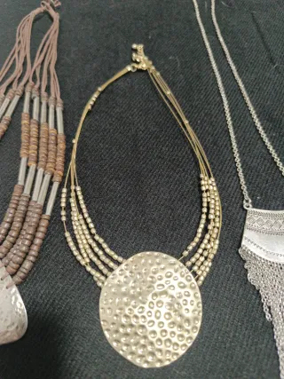 Lote 3 collares dorados y plateados