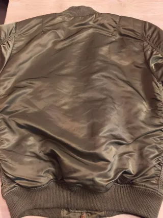 Chaqueta Alpha Industries MA1 Verde Militar