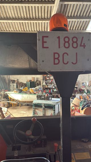 Dumper Ausa 150 y material obra