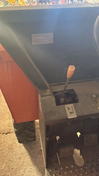 Dumper Ausa 150 y material obra