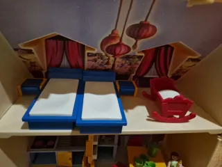 Casa Playmobil con figuras