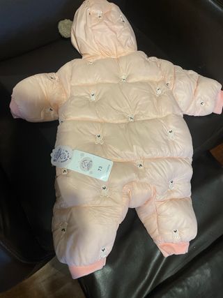 Buzo de bebé rosa con ositos, por duplicidad