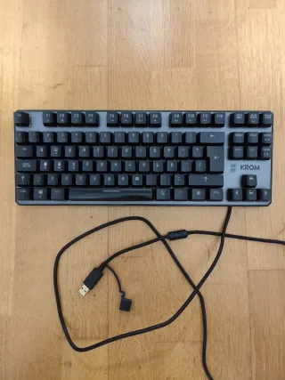 Teclado Krom TCL Español