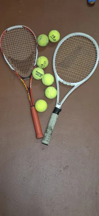 2 Raquetas de Tenis y 6 Pelotas