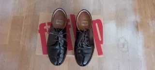 Zapatos de señora marrón charol, con cordones
