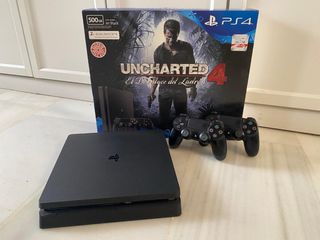 PS4 (PlayStation 4) Negra + Uncharted 4