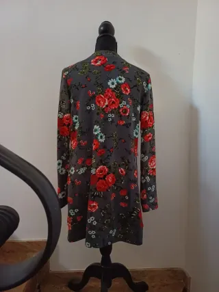 Chaqueta floral marrón y roja talla XL