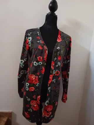 Chaqueta floral marrón y roja talla XL