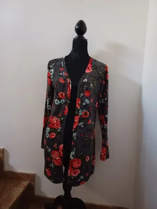 Chaqueta floral marrón y roja talla XL