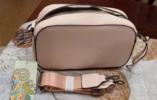 Bolso tipo cartera rosa pálido